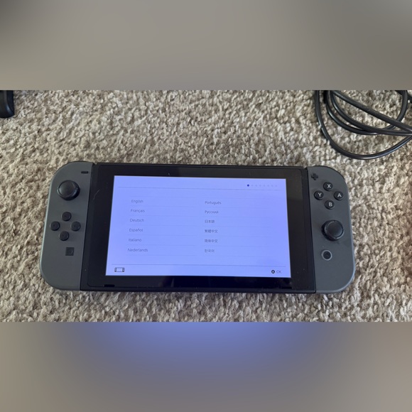 Nintendo Switch Bundle - Black and Gray - Picture 6 of 8